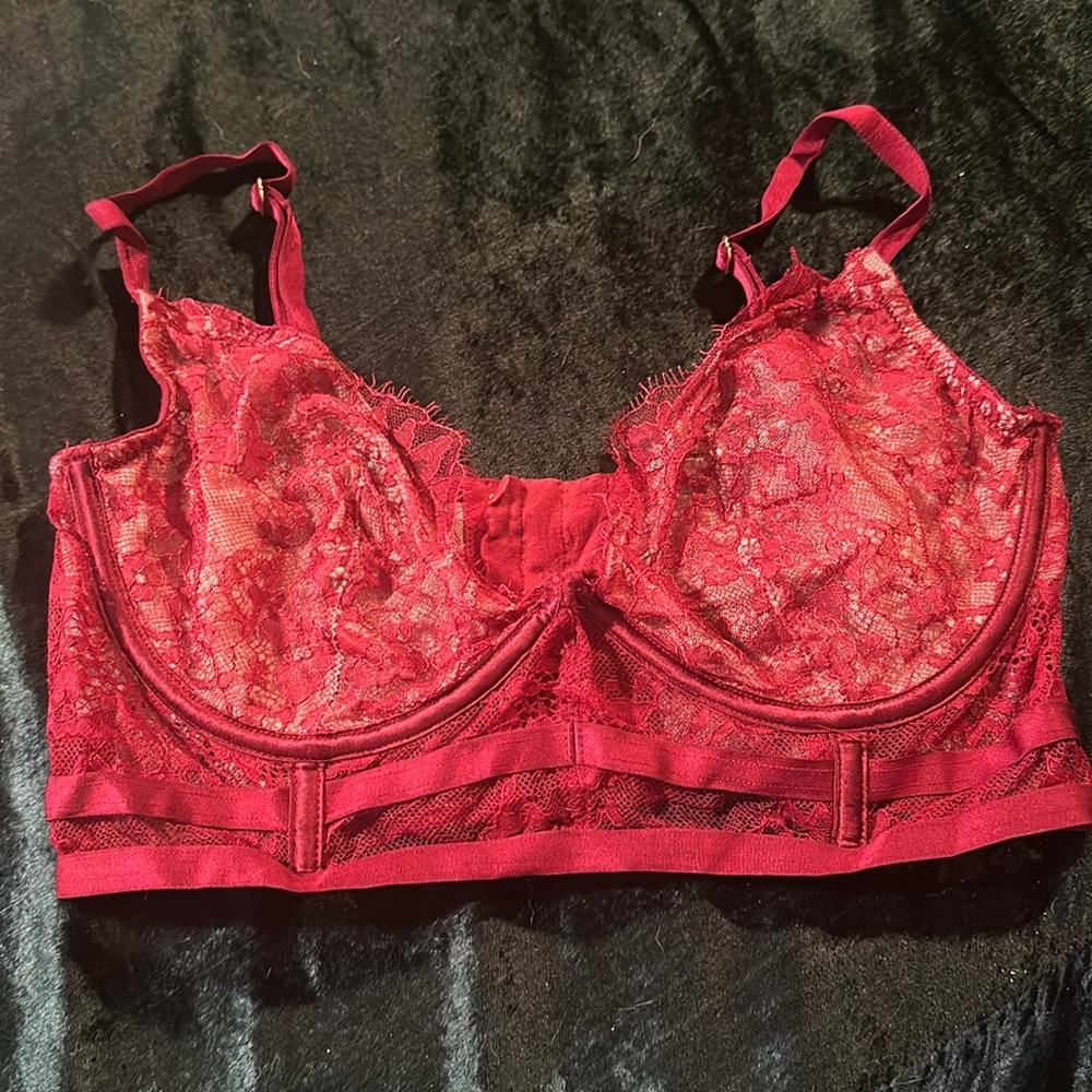 VS Lace Bralette